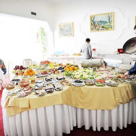 Hotel Victory พริสตีนา ภายนอก รูปภาพ