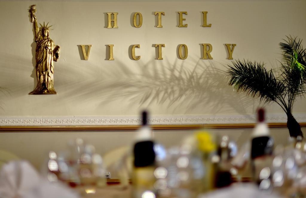 Hotel Victory พริสตีนา ภายนอก รูปภาพ