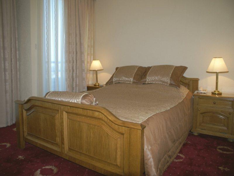 Hotel Victory พริสตีนา ภายนอก รูปภาพ